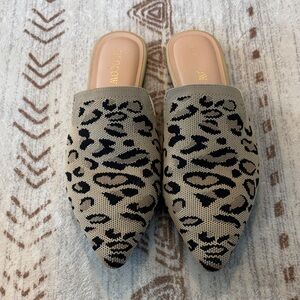 Black and Tan Patterned Mules